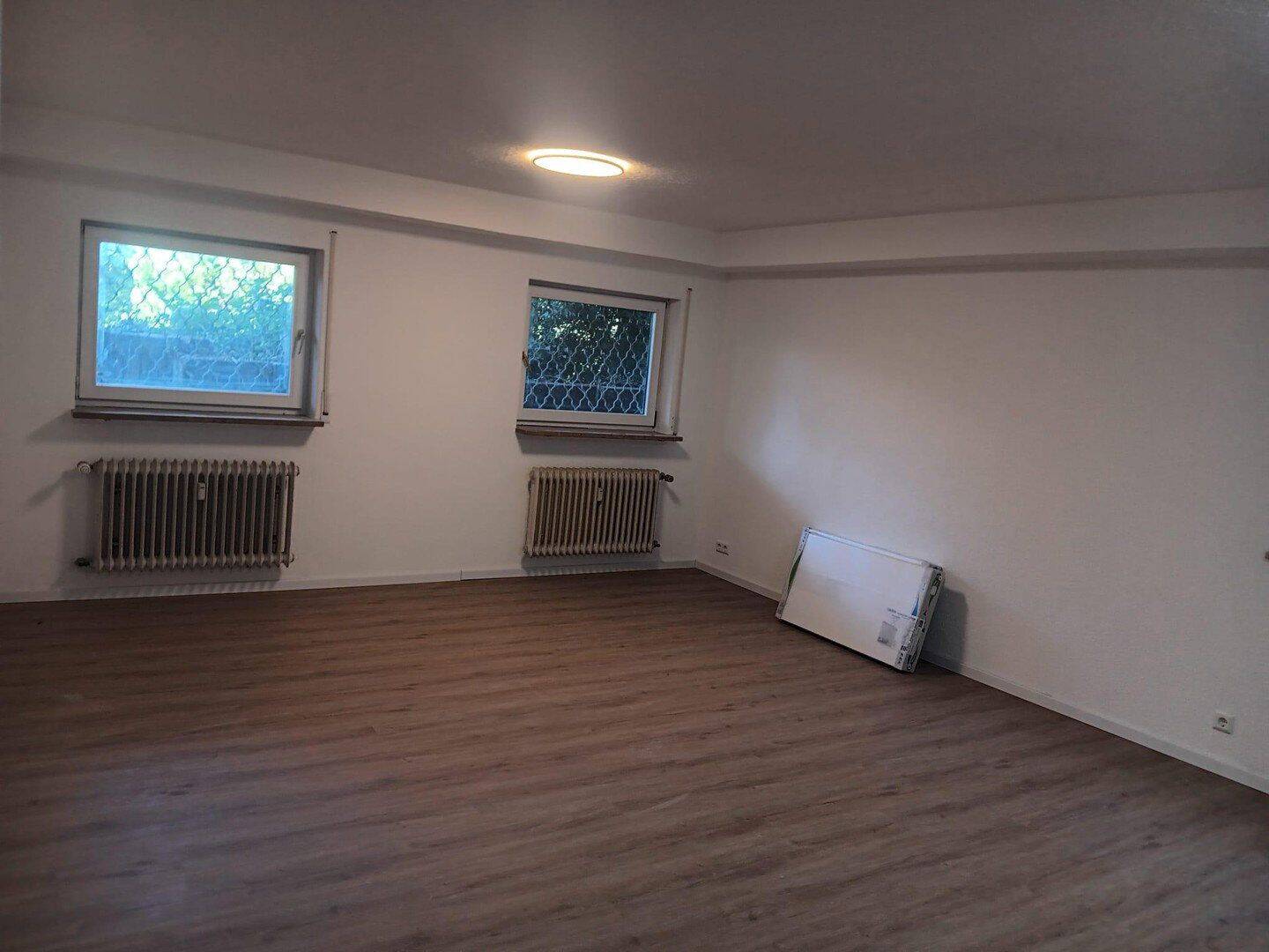 Erstbezug nach Renovierung: Gartengeschosswohnung mit Terrasse und Sauna, 70567 Stuttgart (Möhringen)