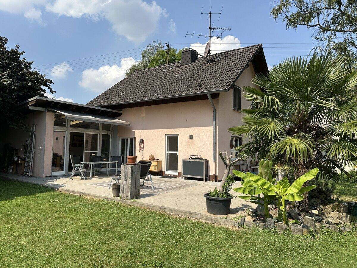 Einfamilienhaus mit großem Garten, Terrasse, Scheune in Königswinter-Rübhausen, 53639 Königswinter
