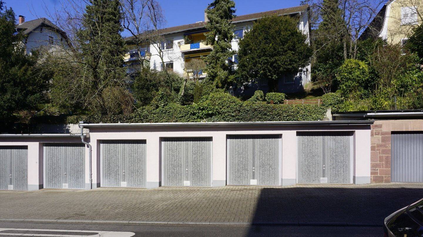 *** Schöne Wohnung – attraktive Aussichtslage + zwei Wirtschaftsräumen – ein lohnenswertes Portfolio ***, 76229 Karlsruhe (Durlach Grötzingen)