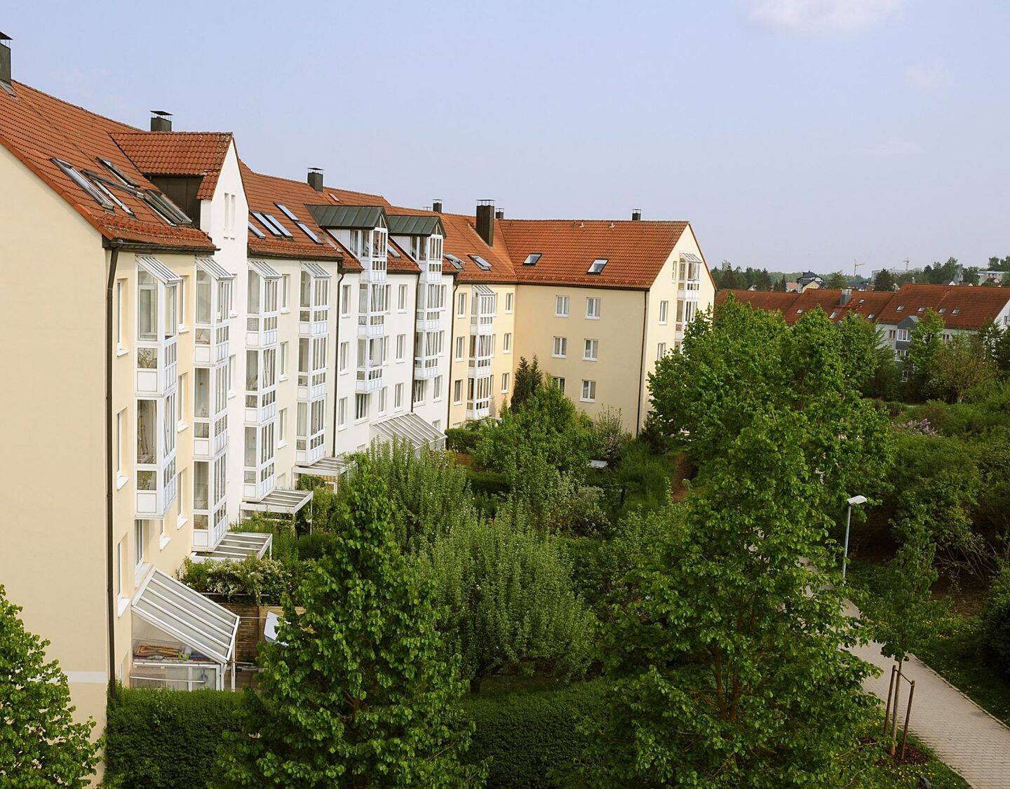Freundliche 2-Zimmer-Wohnung mit Blick ins Grüne, 93051 Regensburg (Galgenberg Großprüfening-Dechbetten-Königswiesen Kumpfmühl-Ziegetsdorf-Neuprüll)