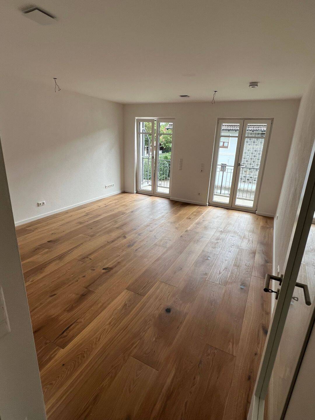 2 Zi. Wohnung 1.OG mit Balkon, 85551 Kirchheim b. München