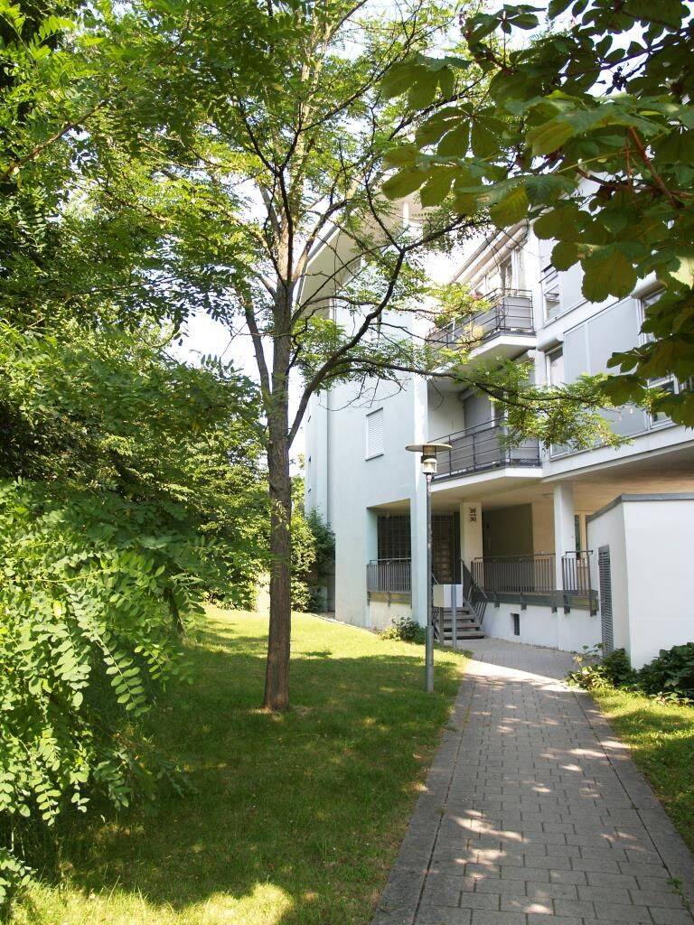 *Provisionsfrei* großzügiges, vermietetes 1-Zimmer-Appartement mit Terrasse und TG-Stellplatz, 70599 Stuttgart