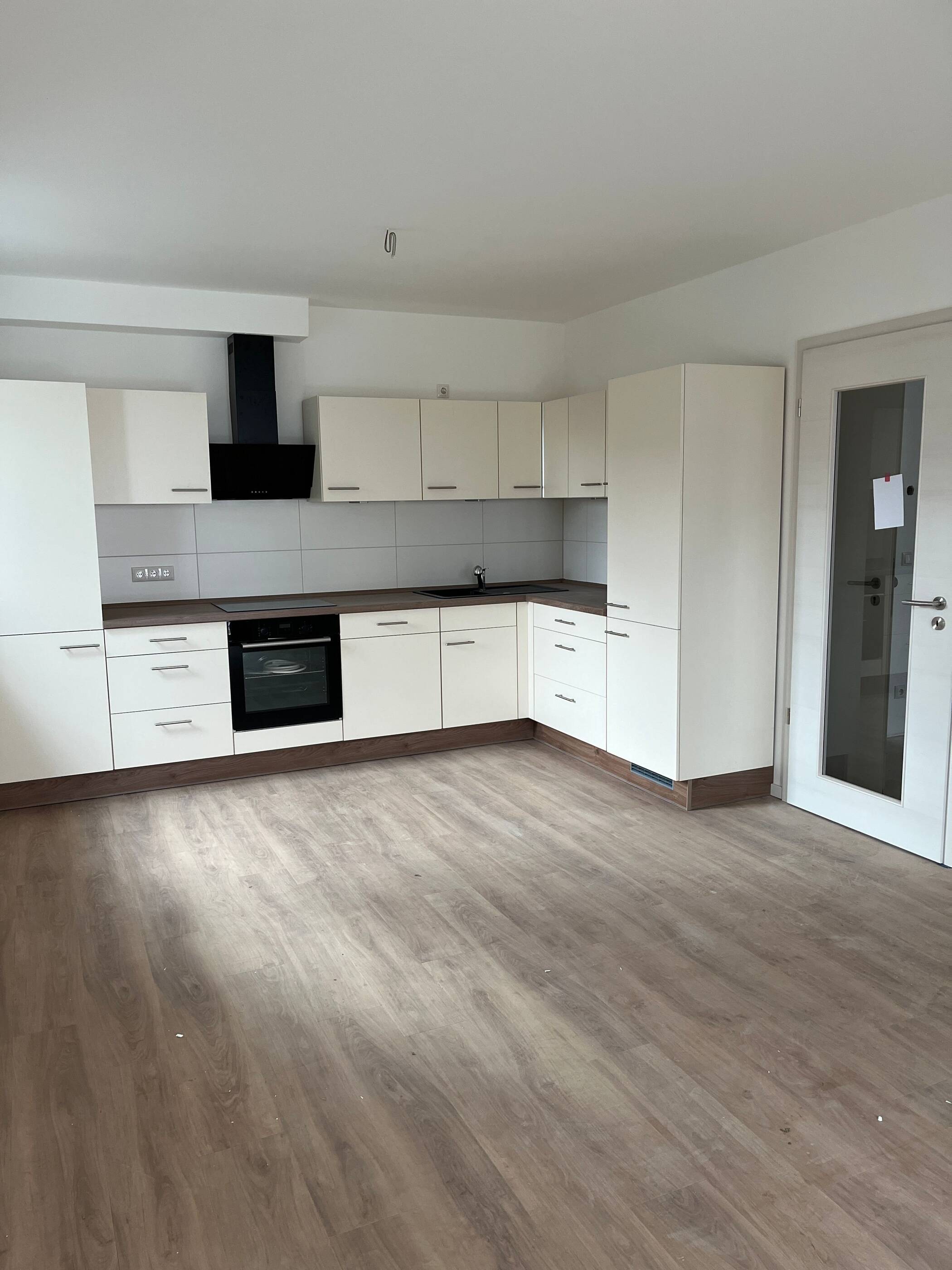 VERMIETE WOHNUNG IM 2. OG mit Balkon, 12623 Berlin (Marzahn-Hellersdorf Kaulsdorf Mahlsdorf)