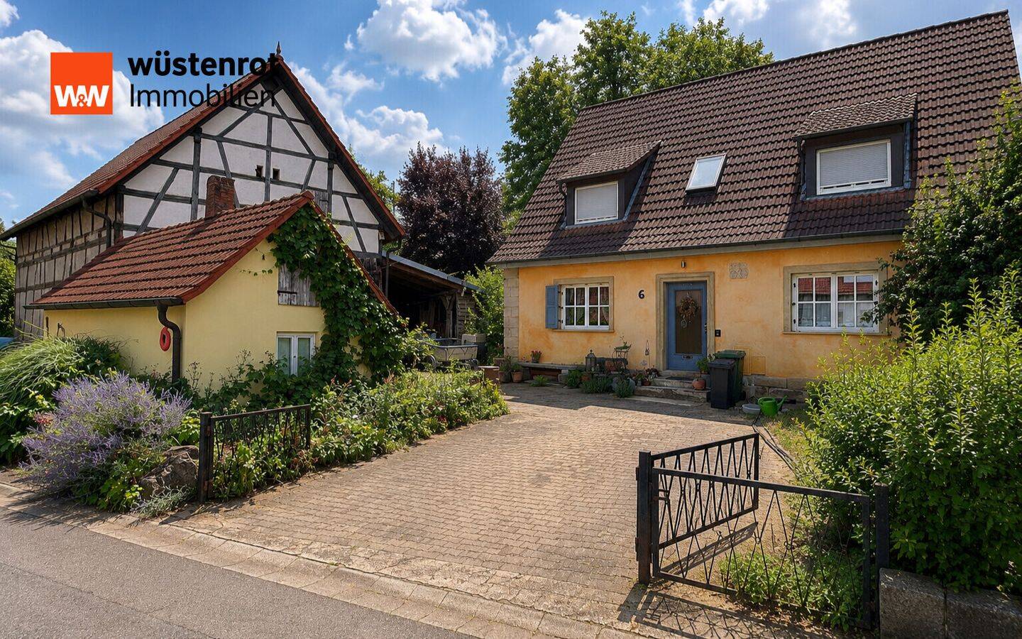 Ländlicher Charme, stadtnah gelegen – Einfamilienhaus mit Nebengebäuden, 96123 Litzendorf