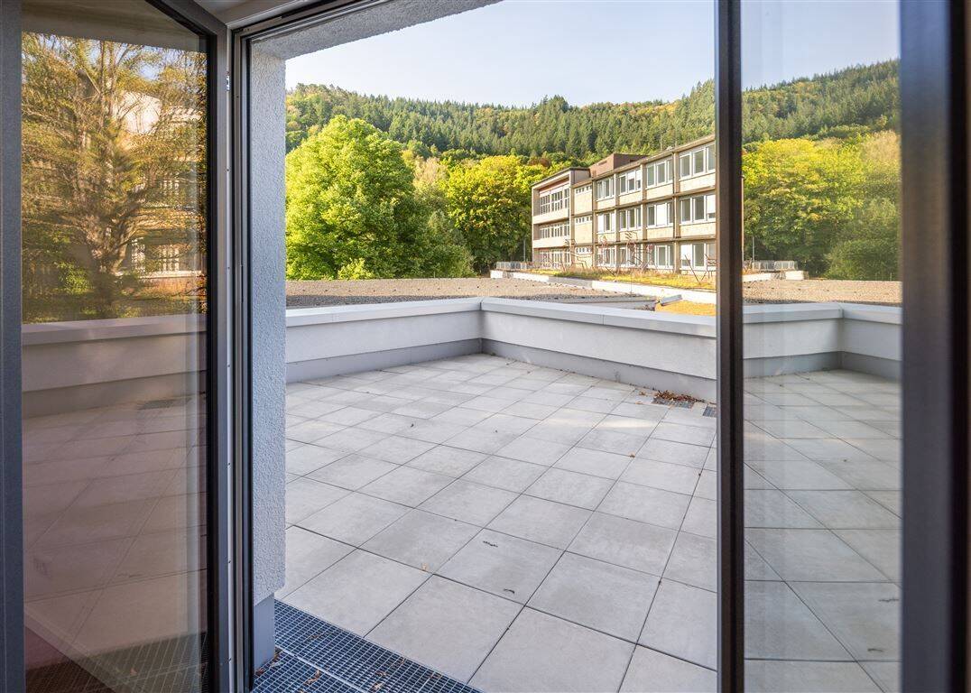 3-Zimmer-Neubau mit Penthaus-Charakter: Über 30 m² Süd-Dachterrasse in Baden-Baden., 76530 Baden-Baden (Ebersteinburg Innenstadt Lichtental Varnhalt Weststadt)
