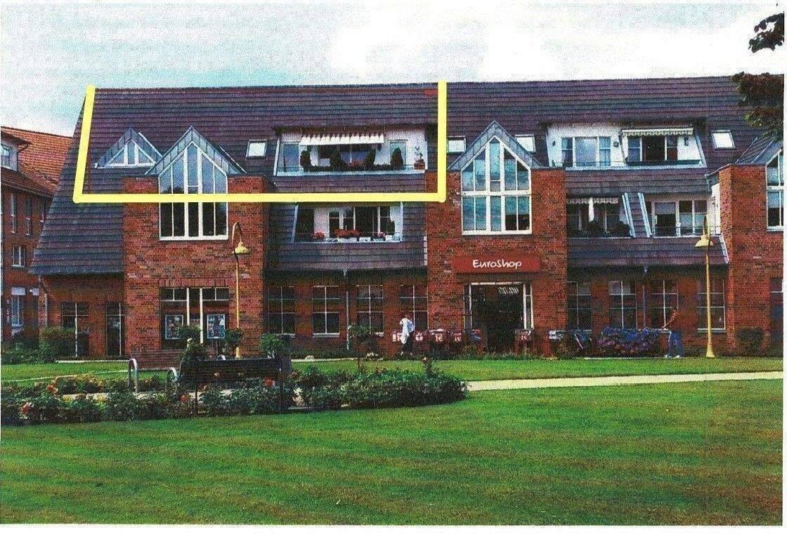 Exklusives Wohnen für Senioren – Großzügige Dachgeschosswohnung mit Fahrstuhl, zwei Balkonen und Loggia im Herzen von Kaltenkirchen, 24568 Kaltenkirchen