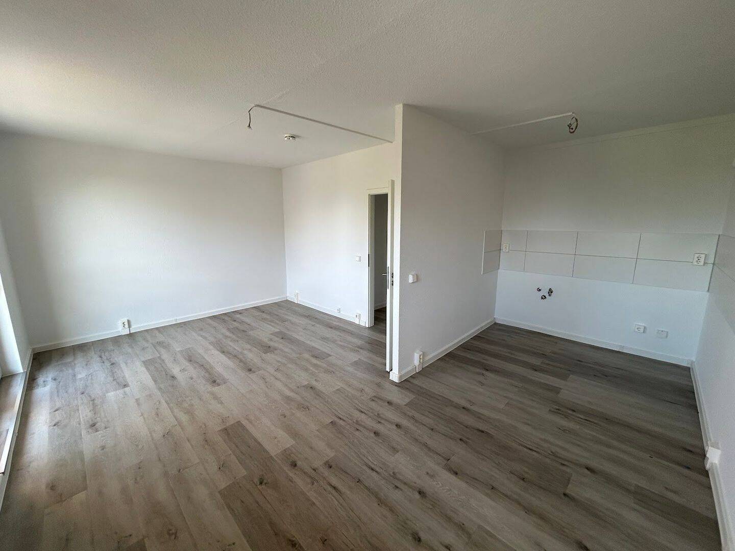 Platz für die ganze Familie! Helle 4-Zimmer-Wohnung mit Balkon!, 39116 Magdeburg (Beyendorfer Grund Lemsdorf Ottersleben Sudenburg)