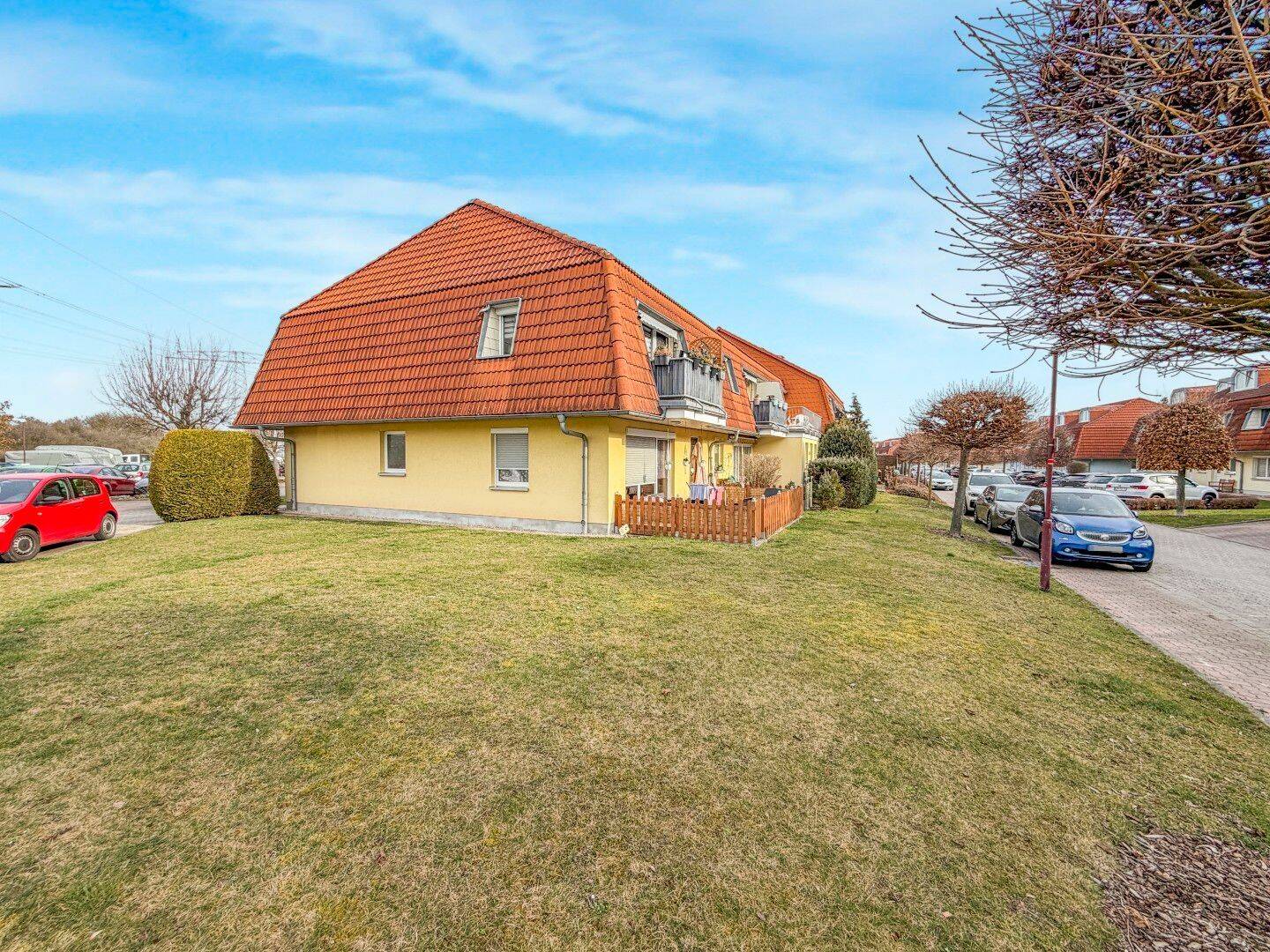 Familienglück auf zwei Ebenen: bezugsfreie 4-Zimmer-Maisonette mit Balkon in ruhiger & grüner Lage, 4683 Belgershain