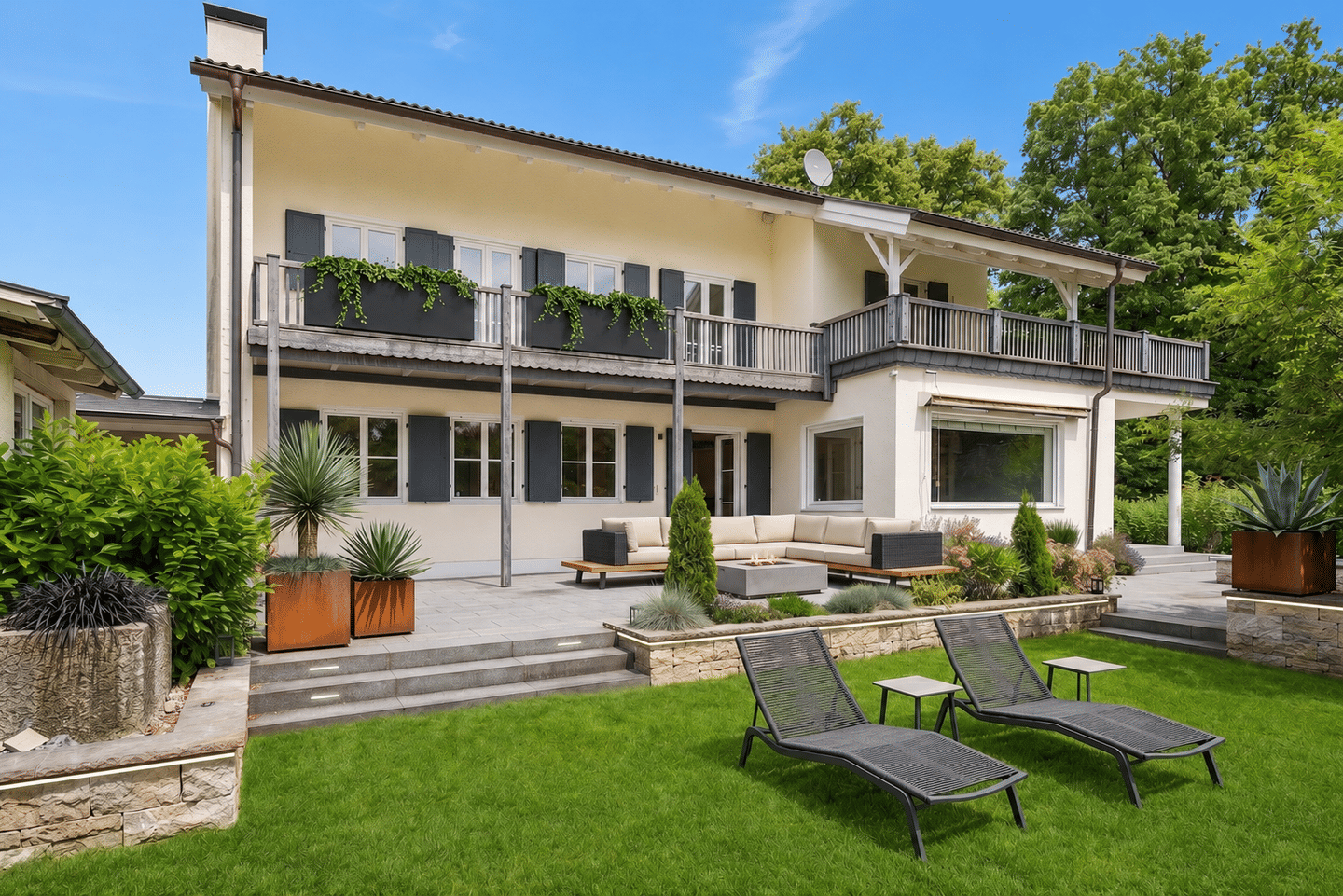 Eindrucksvolle Unternehmervilla mit Südgarten, Pool und großzügiger Dachterrasse, 82538 Geretsried