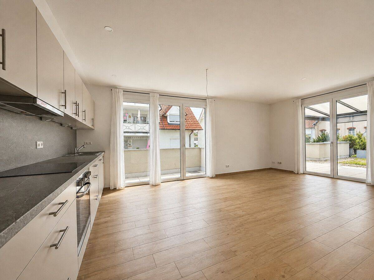 Moderne barrierefreie 2-Zimmerwohnung mit Dachgarten und Stellplatz in Endingen am Kaiserstuhl, 79346 Endingen am Kaiserstuhl