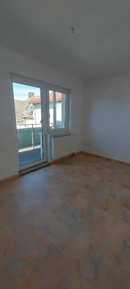3 Zimmerwohnung mit Balkon, 4552 Borna