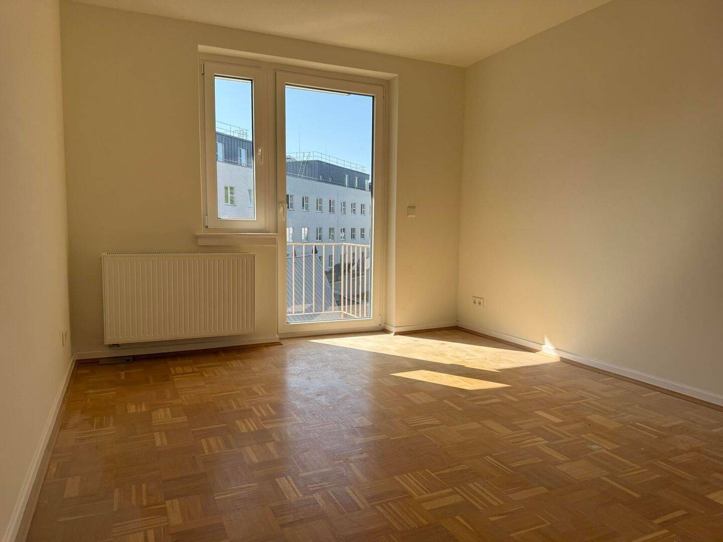 Sanierte Wohnung mit Balkon und neuer EBK in Wilhelmshöhe, 34131 Kassel (Bad Wilhelmshöhe Brasselsberg Kirchditmold)