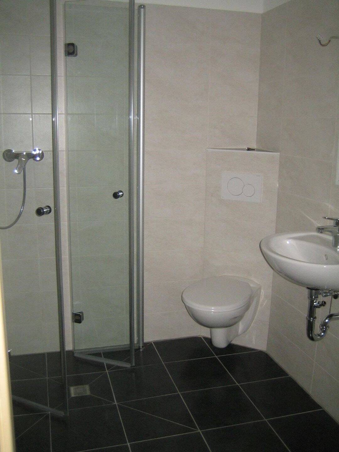 1-Raum-Wohnung – bodengleiche Dusche – Balkon, 4626 Schmölln