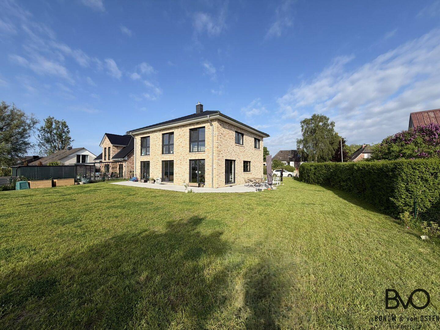 Neubau-Stadtvilla in Feldrandlage. Energieeffizient durch Erdwärmeheizsystem., 24327 Blekendorf