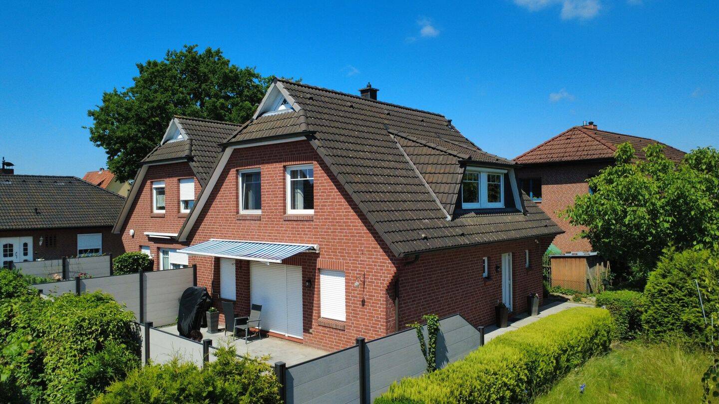 Käuferprovisionsfrei! Moderne, stilvolle Doppelhaushälfte in attraktiver, begehrter Wohnlage, 21629 Neu Wulmstorf