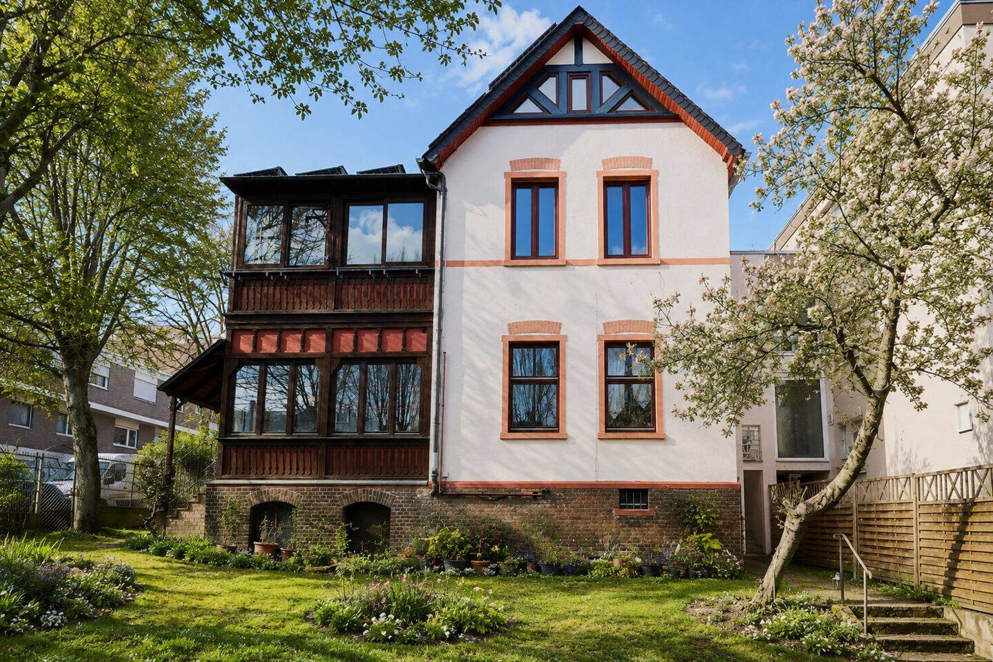 Helle Garten-Maisonettewohnung in charmantem Altbau-Zweifamilienhaus, 60389 Frankfurt am Main (Bergen-Enkheim Bornheim Nordend-Ost Nordend-West Seckbach)