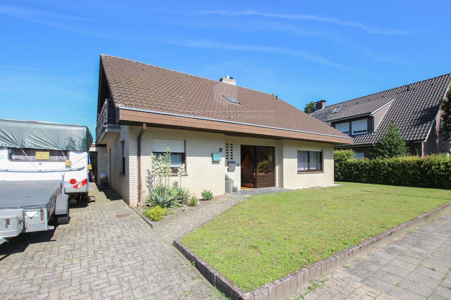 Vermietetes Zweifamilienhaus in Nordhorn-Deegfeld, 48531 Nordhorn