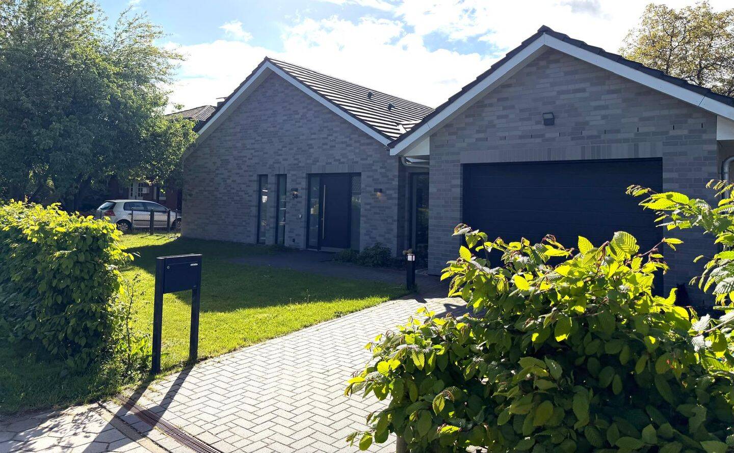 Vermieteter 3-Zimmer-Bungalow (Neubau 2022) barrierefrei mit Garage und schönem Garten