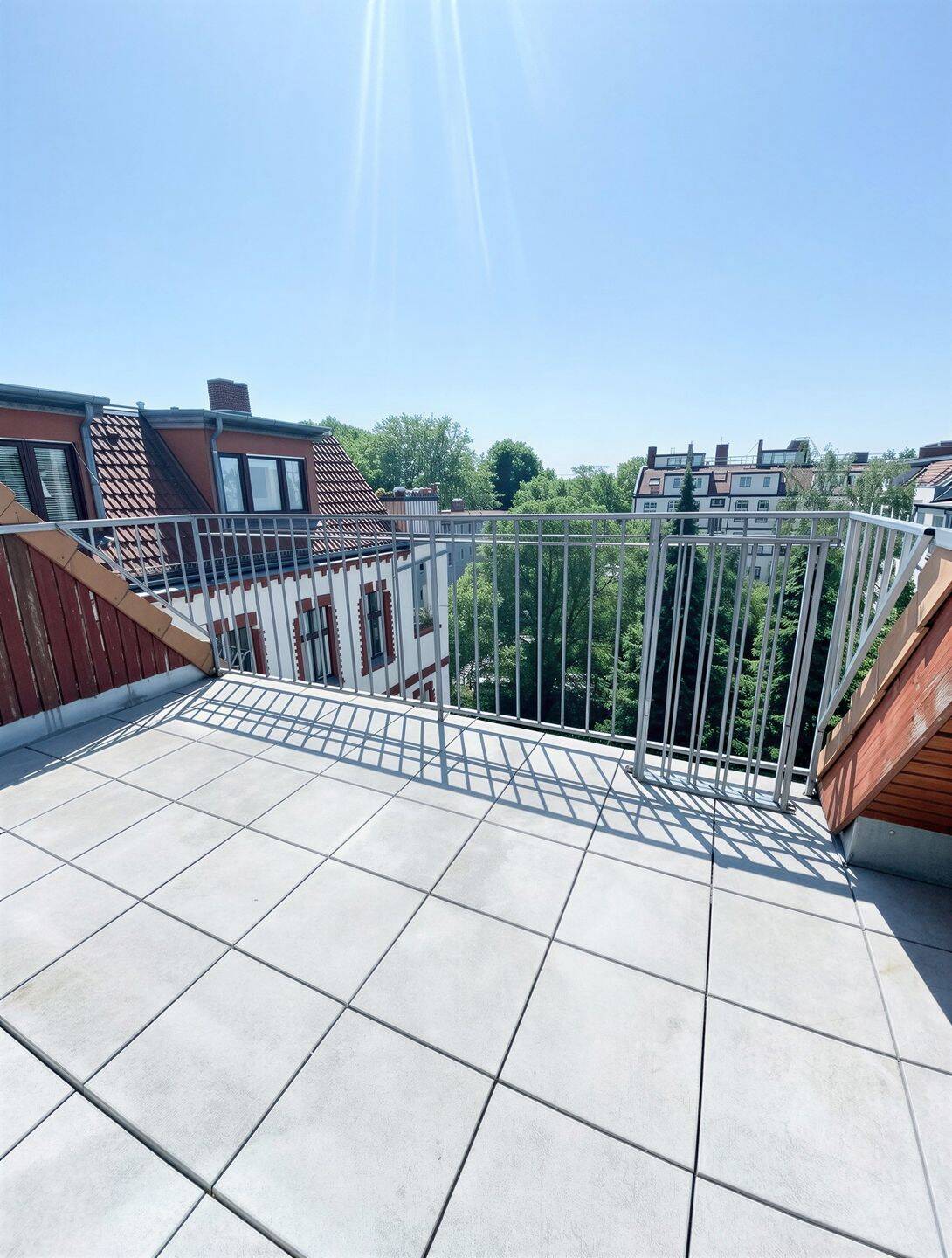 Seltene Gelegenheit-Dachgeschosswohnung mit Dachterrasse in ruhiger Innenhoflage – sofort bezugsfrei, 12167 Berlin (Steglitz-Zehlendorf Steglitz)