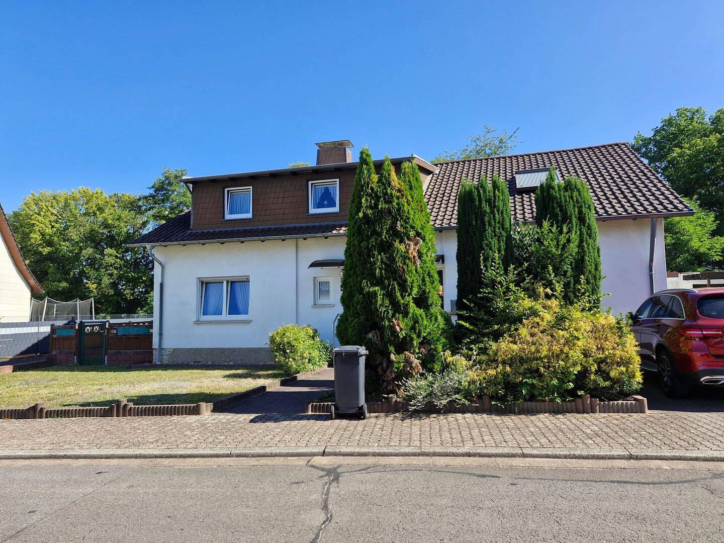 Freistehendes Einfamilienhaus mit Einliegerwohnung, 66773 Schwalbach