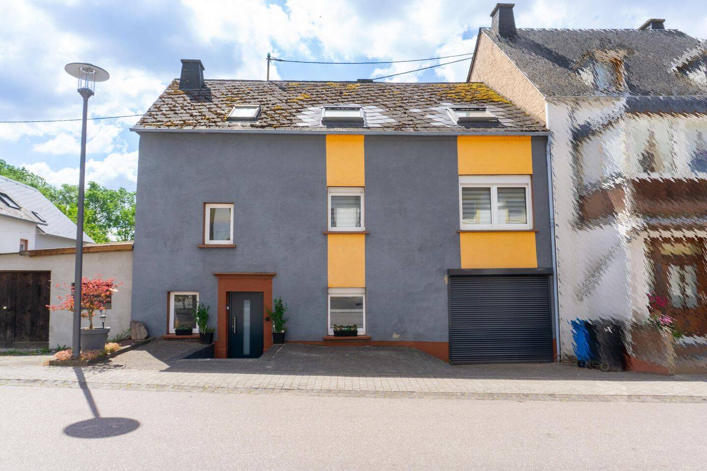 Großzügiges Wohnhaus mit Garten, Garage und Solaranlage, 54298 Orenhofen