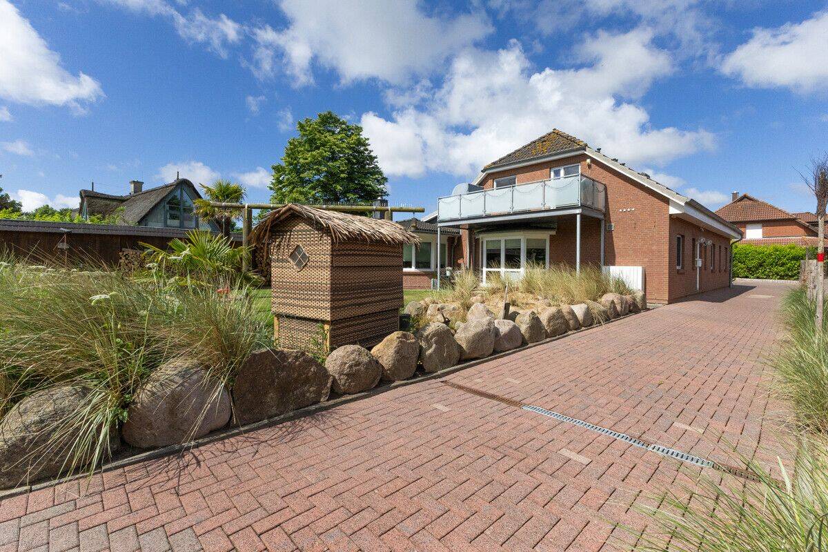 Herzensheim für große Träume – XXL-Haus mit Traumgarten & Wintergarten, 25761 Büsum