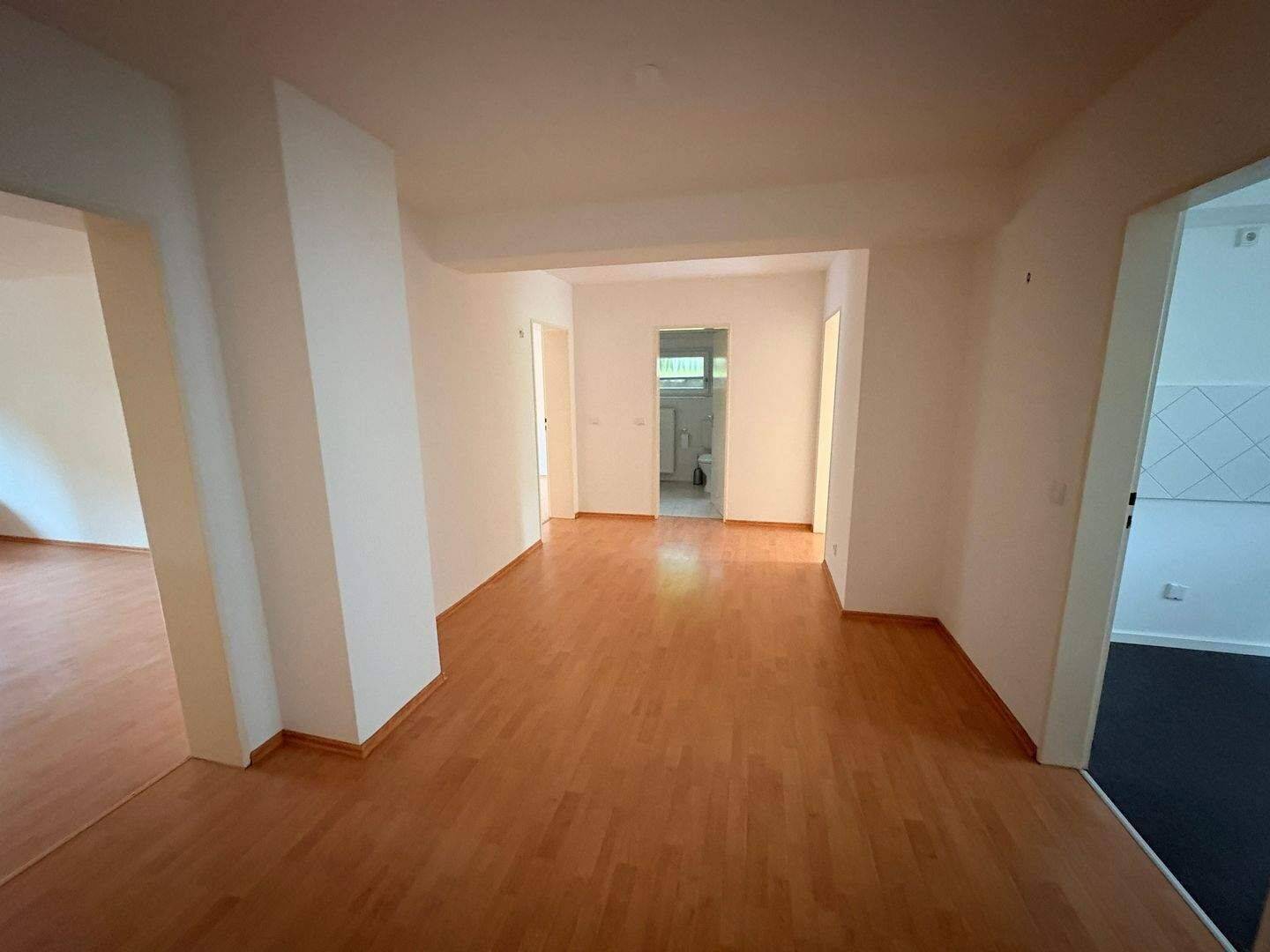 3-Zimmer-Souterrainwohnung mit Stellplatz und Gartennutzung in Nürnberg – Mögeldorf, 90482 Nürnberg (Freiland Laufamholz Mögeldorf Rehhof Unterbürg)