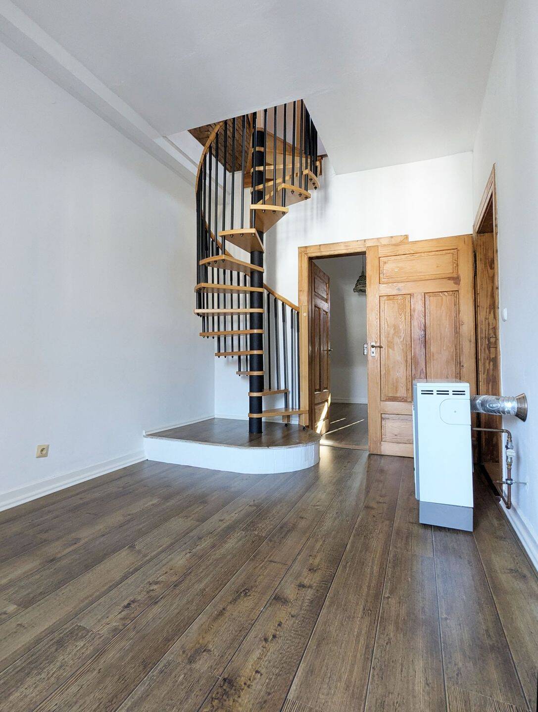 *Extra: + 50m² Dachraum* Geräumige 4 Zimmer Altbauwohnung in KA-Mühlburg, 76185 Karlsruhe