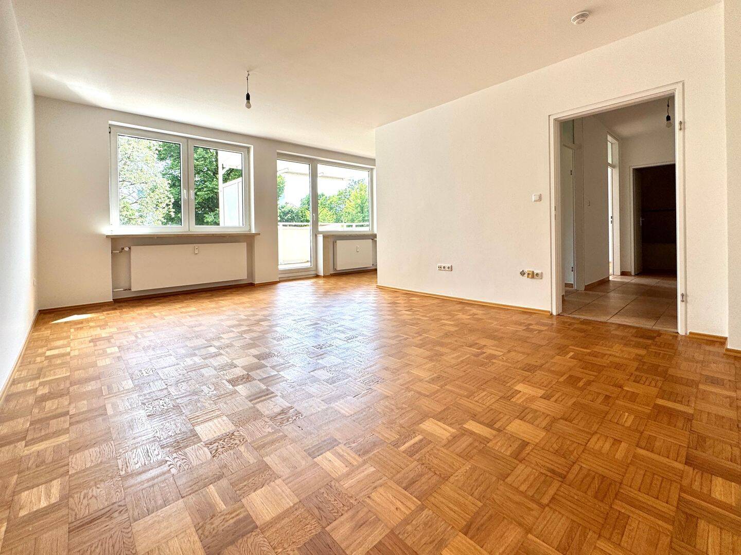 Helle 2-Zimmer-Wohnung in München-Solln, Parkett, Aufzug, 81477 München (Thalk. Obersendl.-Forsten-Fürstenr.-Solln)