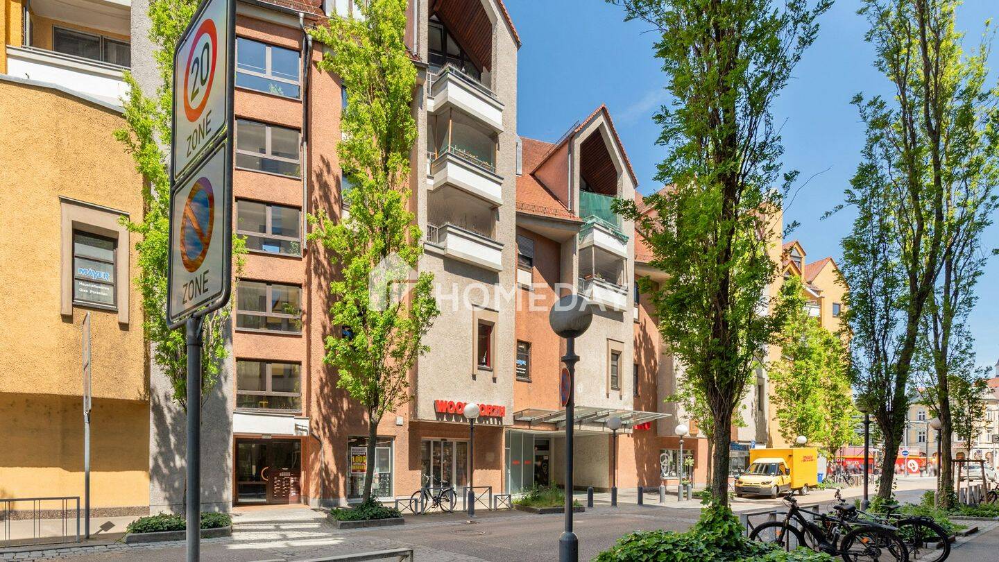 Helle 3-Zimmer-Wohnung mit Loggia, Tiefgaragenstellplatz und Einbauküche über dem Reichstädter Markt, 73430 Aalen