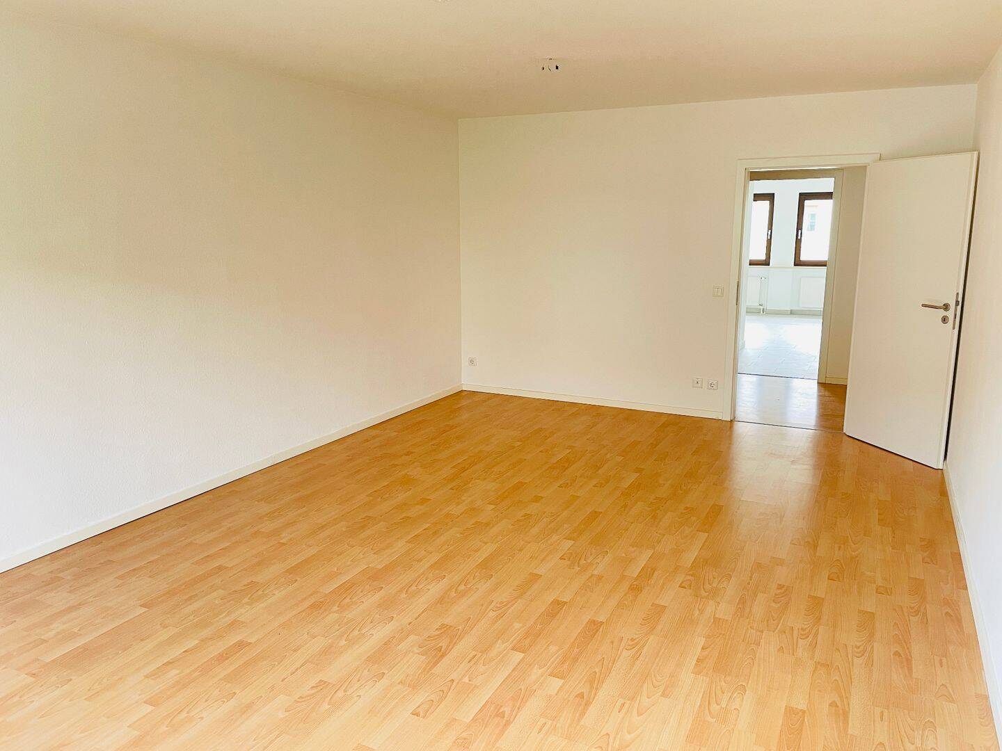 Schöne 3-Zimmer-Wohnung mit großzügiger Küche, 90461 Nürnberg