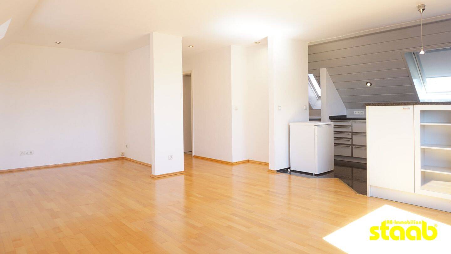 KLIMATISIERTE 3-ZIMMER-DACHGESCHOSSWOHNUNG MIT EINBAUKÜCHE *** MAINASCHAFF!, 63814 Mainaschaff