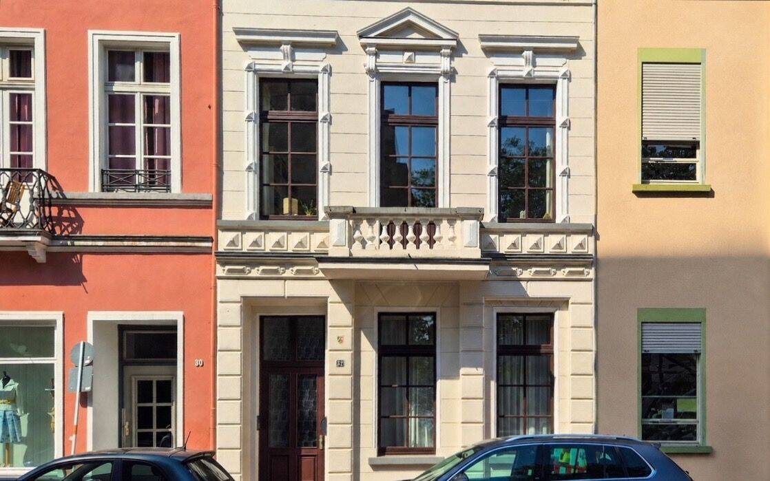 Repräsentatives Einfamilienhaus mit romantischem Innenhof, 47798 Krefeld (Cracau Dießem/Lehmheide Inrath/Kliedbruch Kempener Feld/Baakeshof Stadtmitte)
