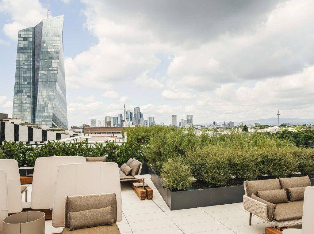 Moderne 2-Zimmer-Wohnung mit Loggia und traumhaftem Mainblick (1.735Euro Kalt Miete), 60314 Frankfurt am Main (Fechenheim Ostend)