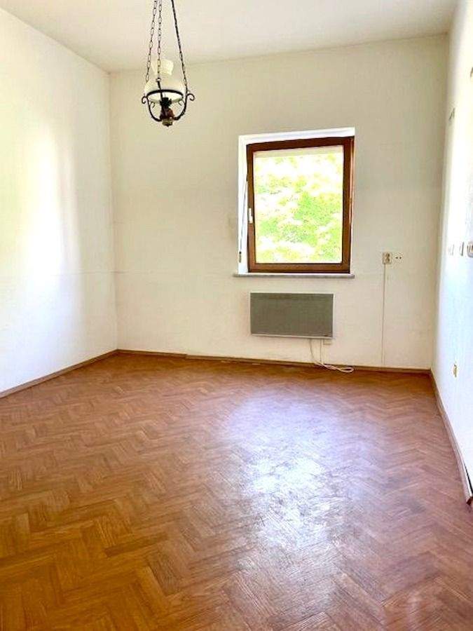 Helle 5-Zimmer-Wohnung mit der Option auf das Heizen mit Holz-/Pelletsöfen, 83352 Altenmarkt a.d. Alz