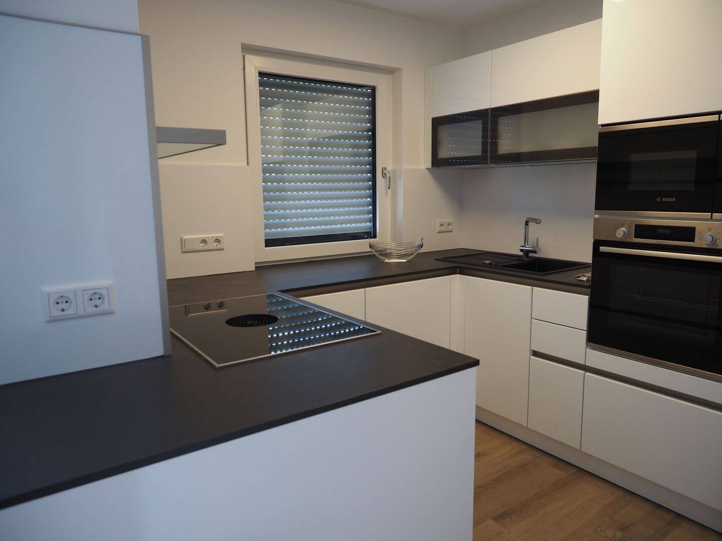 Komplett Möblierte 3 Zimmer Wohnung inkl. Tiefgaragenstellplatz mit E-Ladestation, 90419 Nürnberg (Kleinweidenmühle Sankt Johannis)