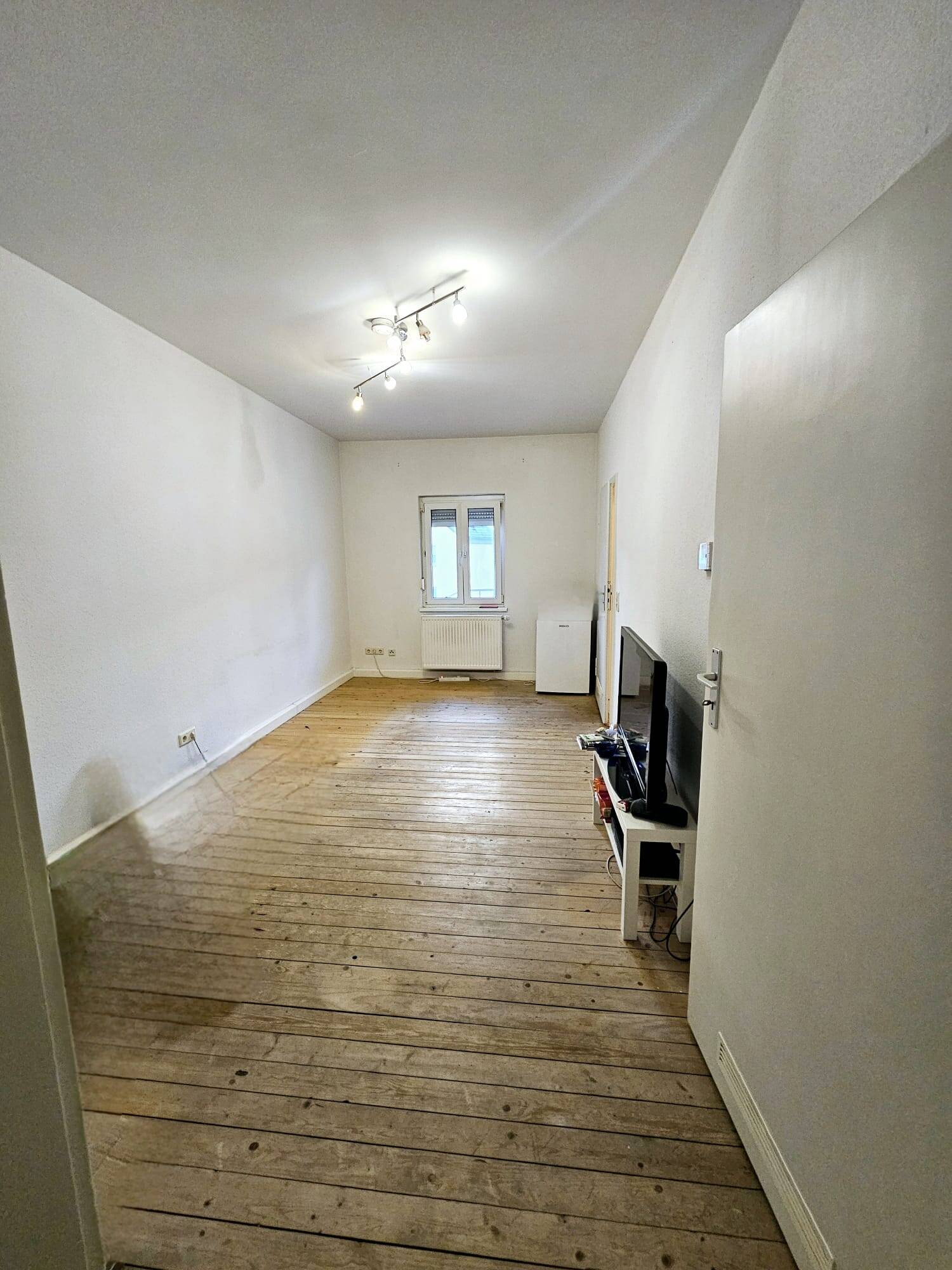 Ansprechende 3-Zimmer-Wohnung mit Balkon und EBK in Ludwigshafen am Rhein bezugsfertig ab sofort, 67061 Ludwigshafen am Rhein (Mitte Süd)