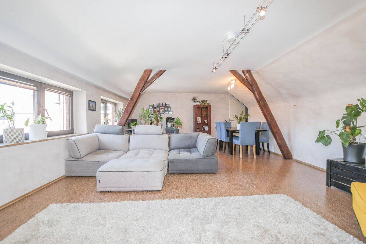 Gepflegte Maisonettewohnung mit Balkon, Gartenanteil und Stellplatz in ruhiger Wohnlage in Kleinenbroich, 41352 Korschenbroich