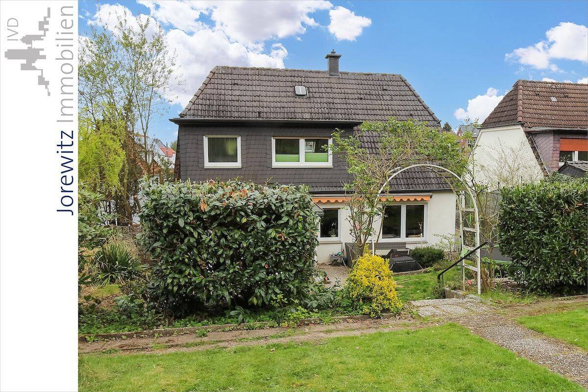 Beliebte Hanglage in Bielefeld-Gadderbaum: Einfamilienhaus mit großem Gartengrundstück, 33617 Bielefeld (Gadderbaum Innenstadt)
