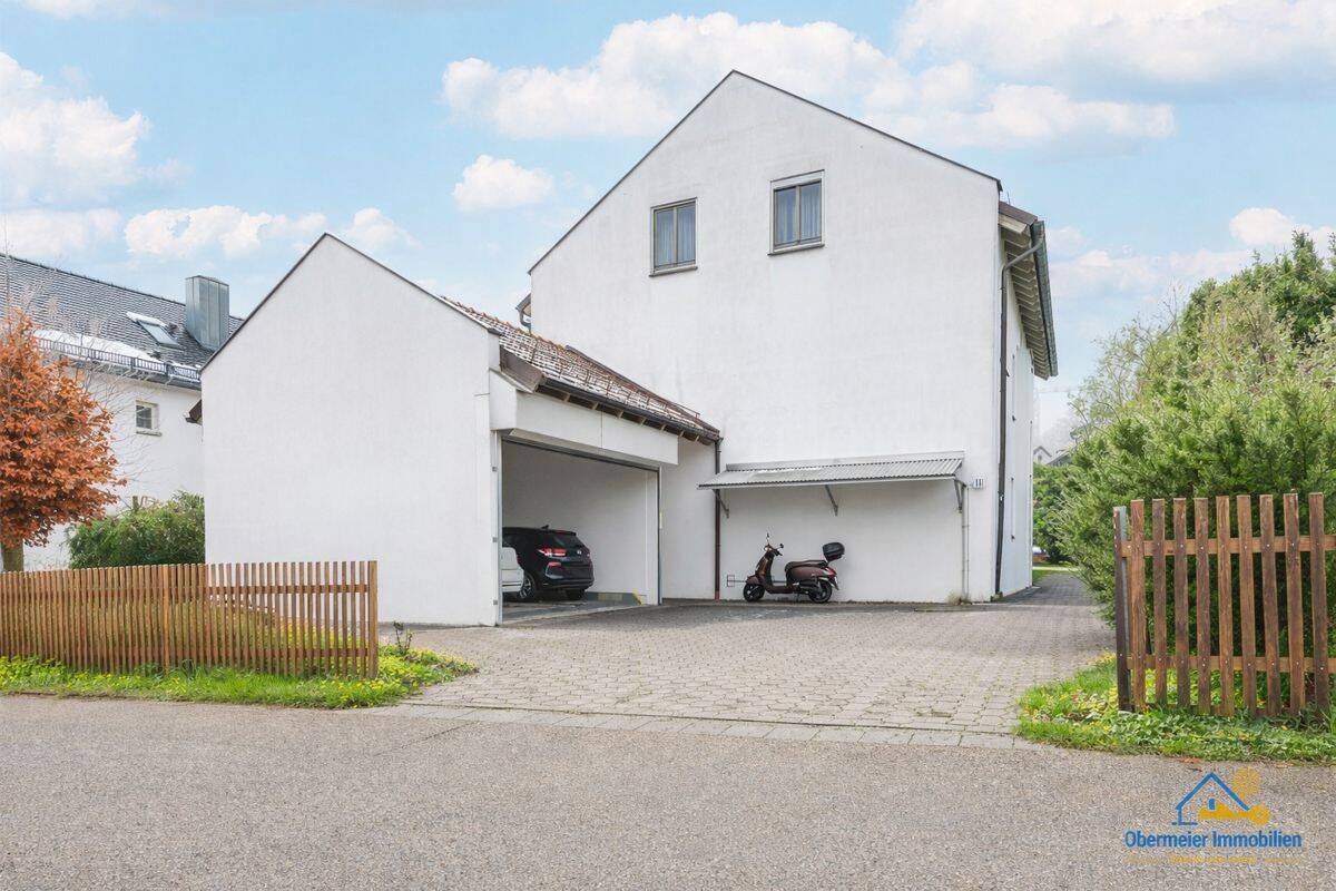 Attraktive 2-Zimmer-Erdgeschosswohnung mit Garten und Garage in Unikliniknähe, 93051 Regensburg (Galgenberg Großprüfening-Dechbetten-Königswiesen Kumpfmühl-Ziegetsdorf-Neuprüll)
