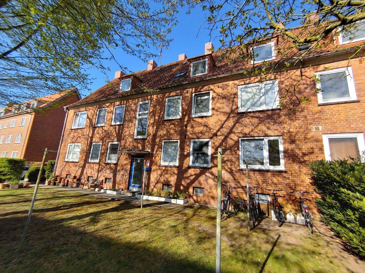 Nähe Uni: Zentrale 3 Zimmer-Wohnung mit Balkon in 23562 Lübeck – St. Jürgen, Mönkhofer Weg, 23562 Lübeck (Sankt Jürgen)