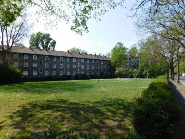 Sehr schöne 2-Zimmer-Wohnung im 1. OG renoviert und bezugsfertig – zentral gelegen…, 47053 Duisburg (Altstadt Dellviertel Hochfeld Wanheimerort)