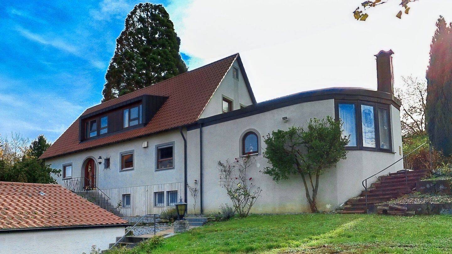 Familienfreundliches Einfamilienhaus auf großem Grundstück in Heilbronn-Sontheim, 74081 Heilbronn (Horkheim Klingenberg Sontheim)