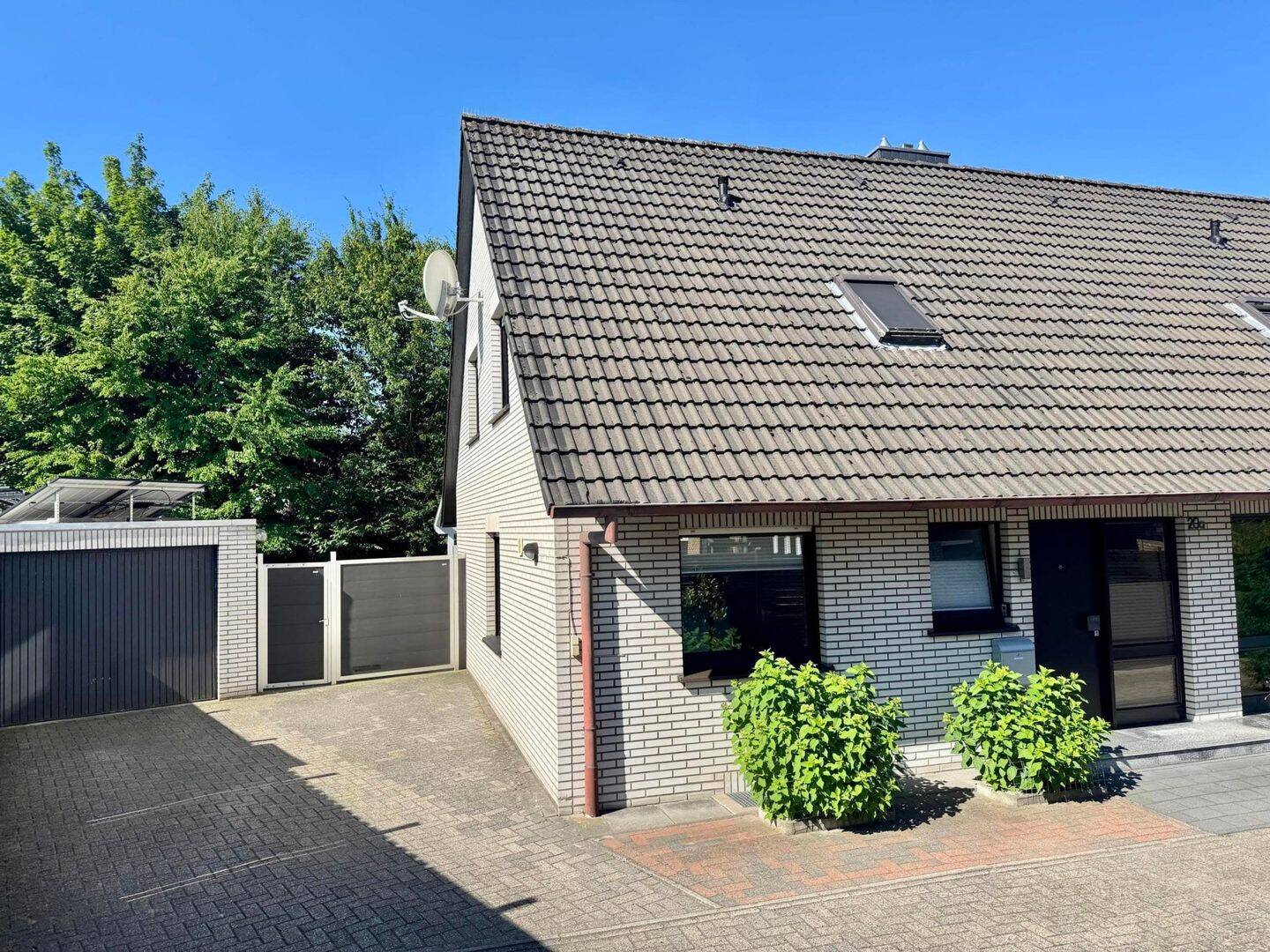 Gepflegtes Einfamilienhalbhaus mit Garage und schönem Garten in ruhiger Lage von Nordhorn, 48529 Nordhorn