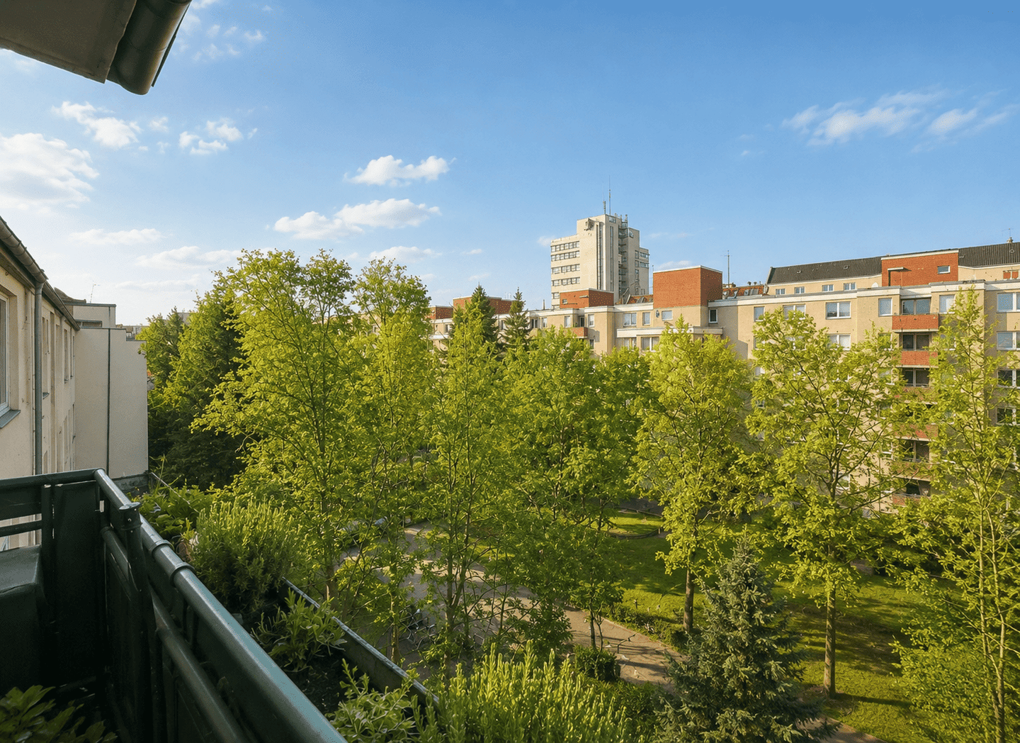 Sonnige Wohnung mit West-Balkon & modernem Schnitt – vermietet ohne Sperrfrist, 10783 Berlin (Tempelhof-Schöneberg Schöneberg)