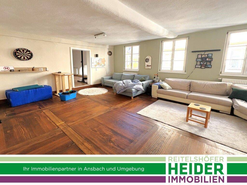 2 Zi. Wohnung mit großem Wohnbereich und Durchgangszimmer, im Zentrum, 91522 Ansbach