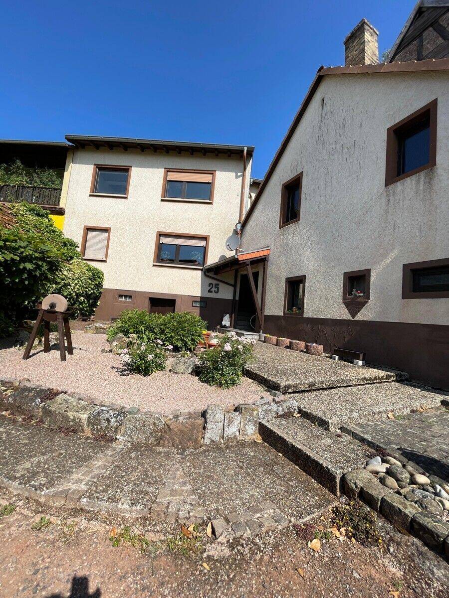 Einfamilienhaus mit Garten und Entwicklungspotenzial, 67722 Winnweiler