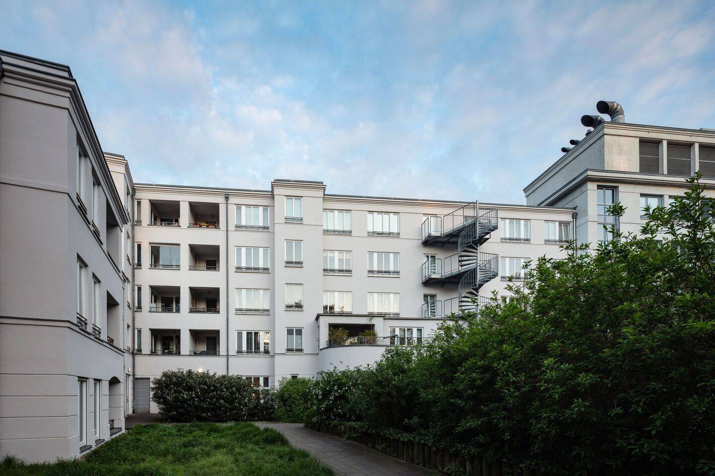 Vermietete 2-Zimmerwohnung mit Wintergarten in Alt-Treptow Berlin!, 12435 Berlin (Treptow-Köpenick Alt-Treptow Kleingartenanlage Rathaus Plänterwald)