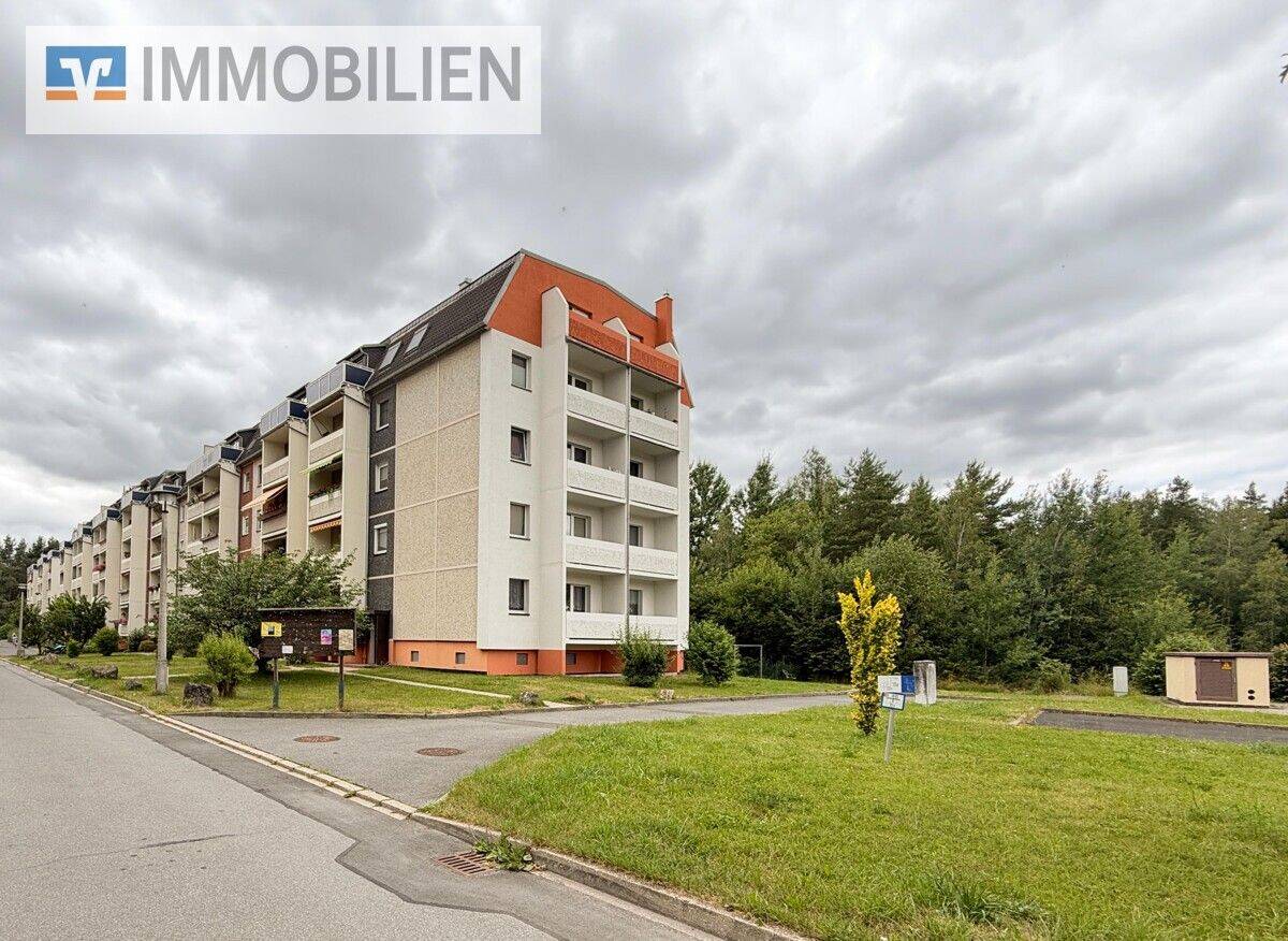 Gepflegte, hochwertig möblierte Eigentumswohnung mit Balkon und Garage, 7639 Bad Klosterlausnitz