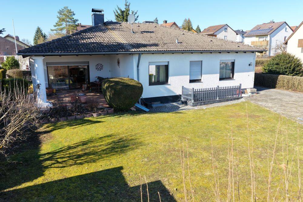 Großzügiger Bungalow in Massivbauweise mit Traumgarten, Terrasse und Doppelgarage!, 95517 Seybothenreuth